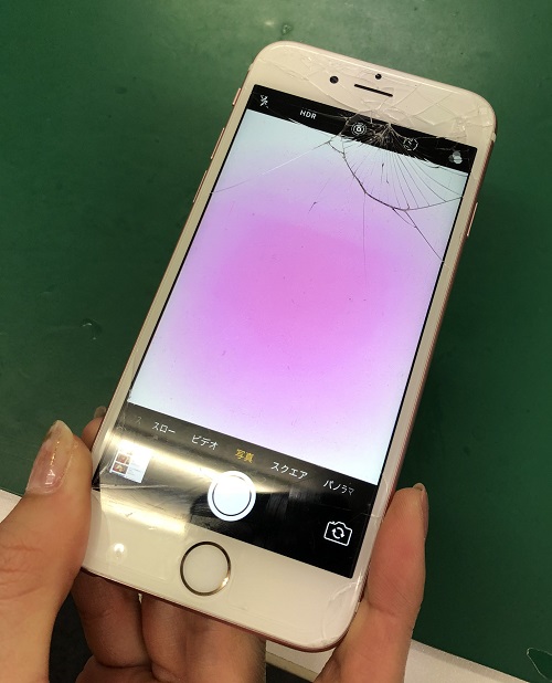 カメラの故障 ピンクが拡がる桃色空間 Iphone修理アイサポ あいさぽ 修理事例