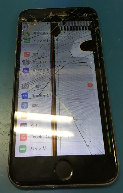 液晶の 液 が見えるフロントパネル割れのご紹介 Iphone修理アイサポ あいさぽ 修理事例