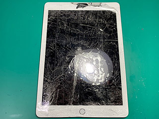 iPadガラス割れ