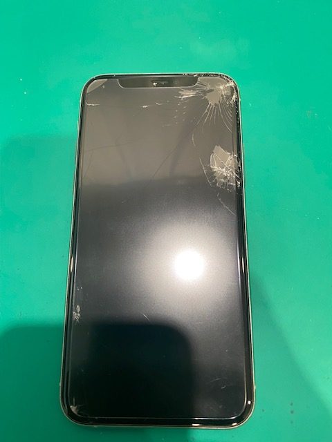 ☆iPhone11Pro フロントパネル交換修理 | iPhone修理アイサポ 修理事例