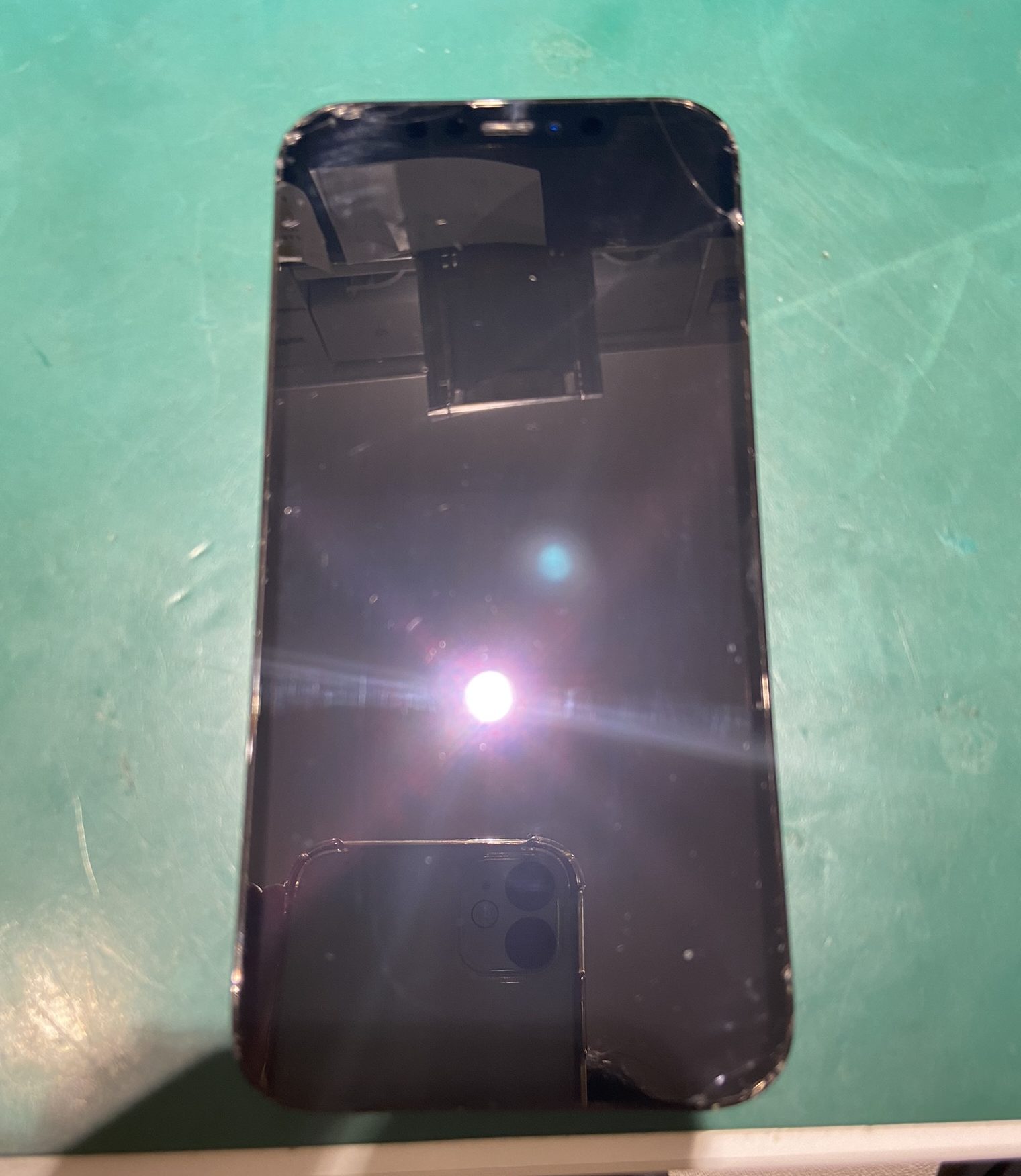 iPhone12Pro ガラス割れ・イヤスピーカー不良の修理 iPhone修理アイサポ 修理事例