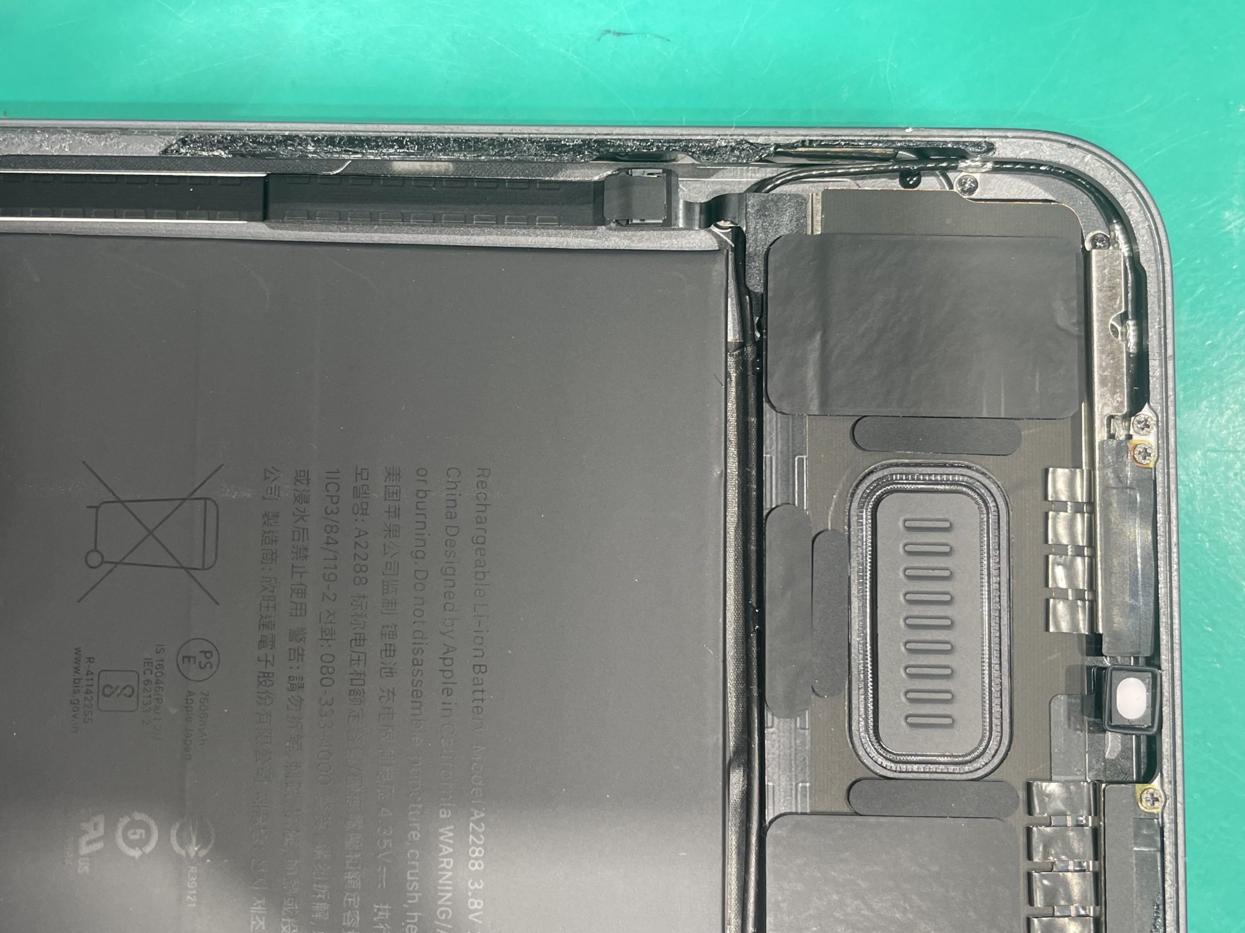 iPad Pro 11-inch (第1世代) の液晶交換修理を承りました！ | iPhone