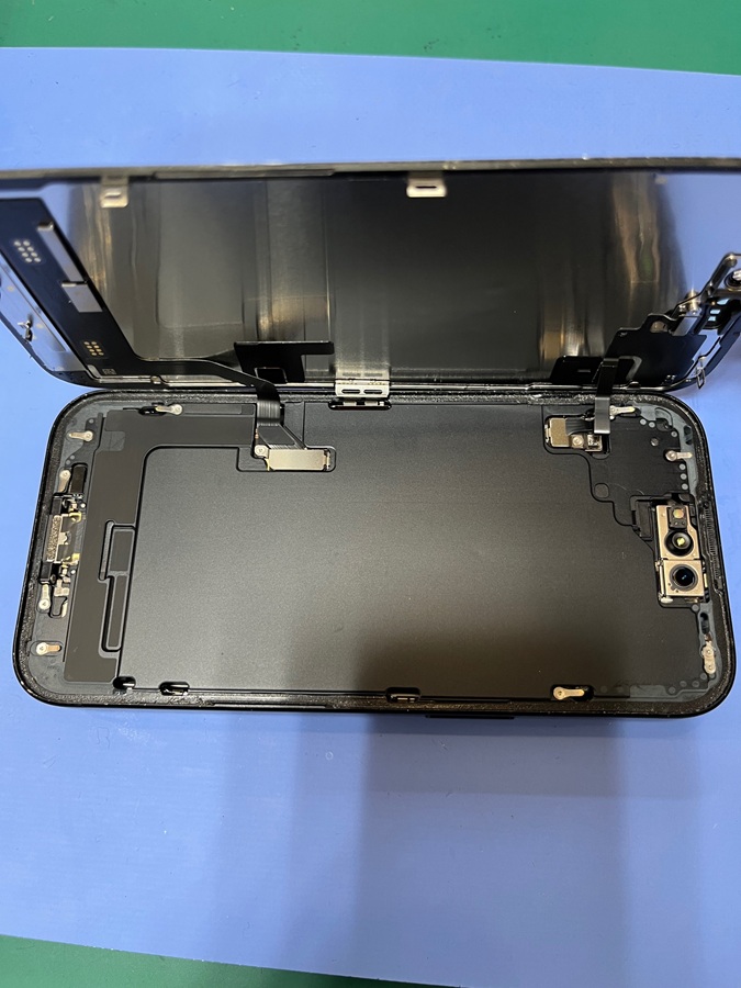 iPhone15画面割れ交換のご案内！ | iPhone修理アイサポ 修理事例