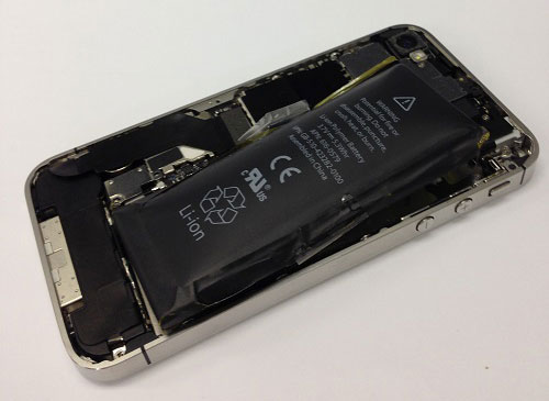 iPhone4sバッテリー膨張例