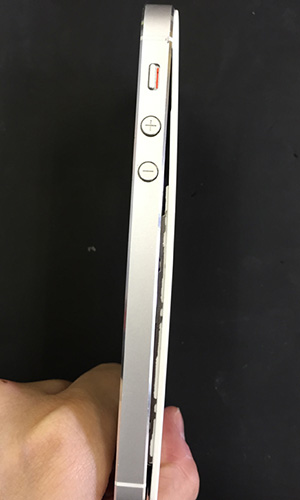 ホームボタンの修理02