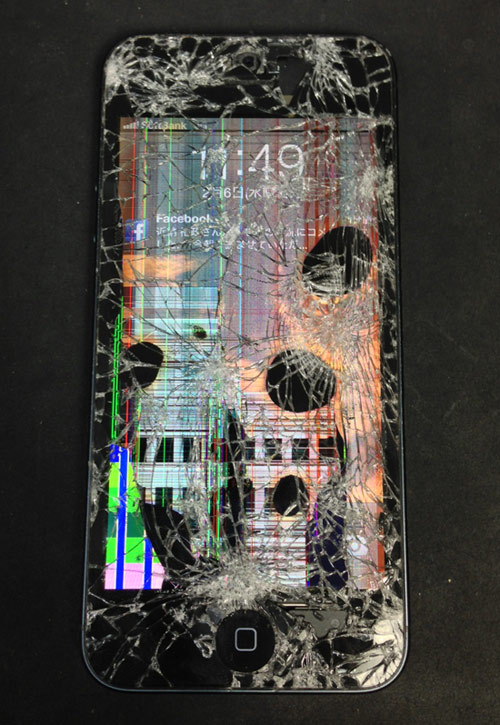 アイフォン5の画面ひび割れ