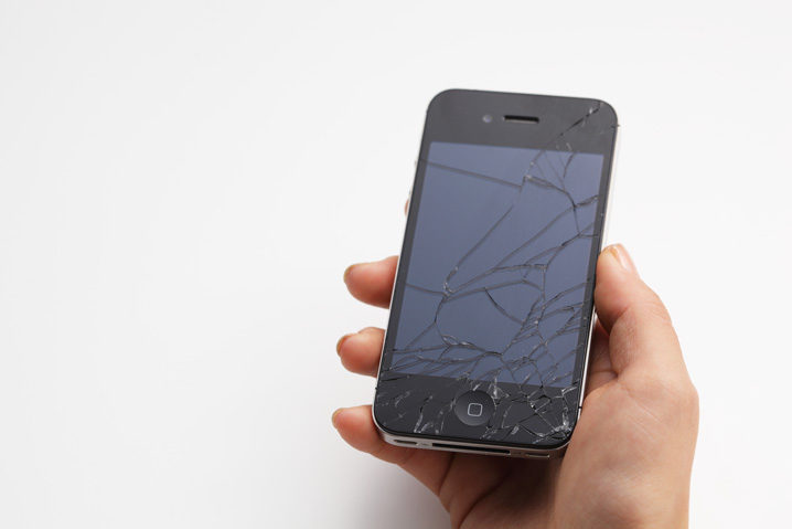 iPhone6sのガラス割れ、どう対処すればいい？ | iPhone修理アイサポの 
