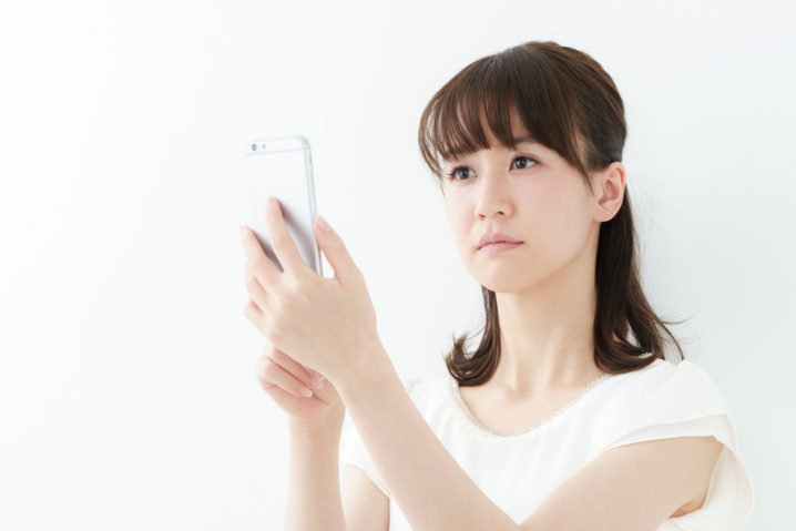 iPhoneの液晶に縦線が…原因や対処方法は？