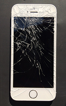 iPhone5sのフロントパネルひび割れ